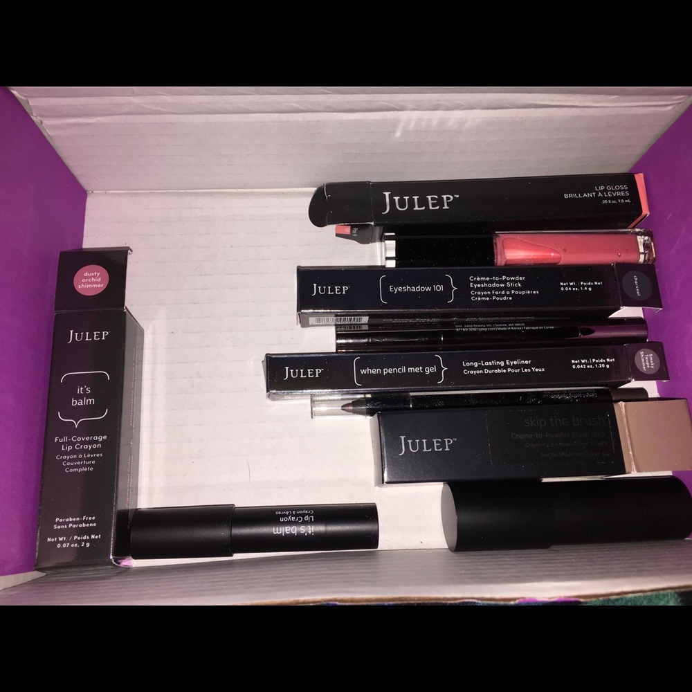 NIB and Swatched Julep 5 piece makeup set